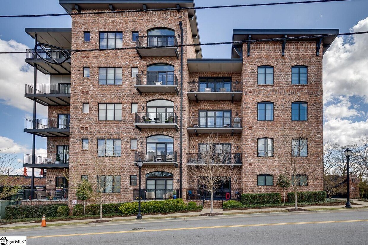 Foto principal - 110 N Markley St