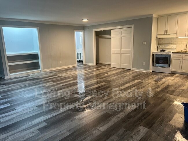 Building Photo - 2333 15th St NE