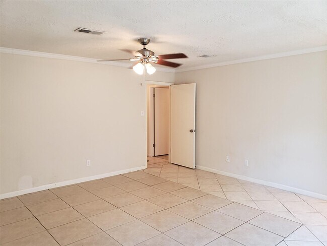 Foto del edificio - 16007 Glen Mar Dr