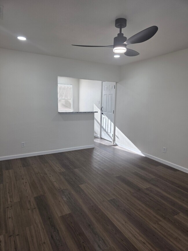 Foto del edificio - 4712 Devonshire Dr