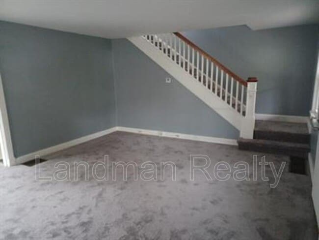 Building Photo - 26 Grandview Avenue