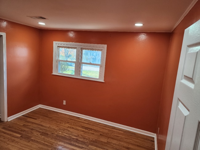 Photo - 2505 McKenzie Rd House