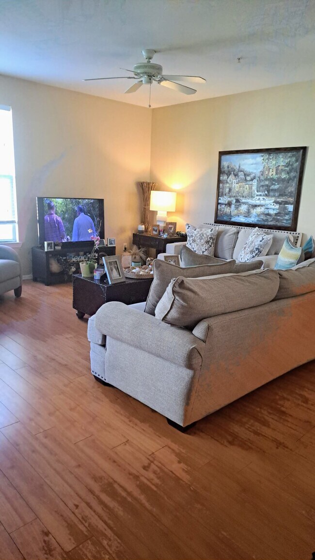 Foto del edificio - 416 Summit Ridge Pl