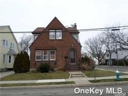 Primary Photo - 129 Charles St