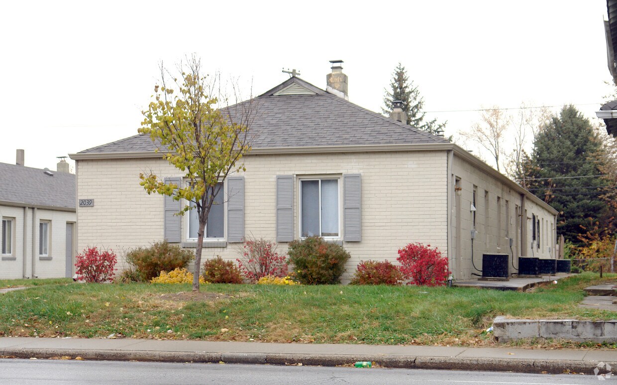 2039 N College Ave, Indianapolis, IN 46202 Apartments in Indianapolis