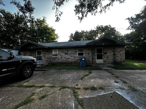 Building Photo - 801 8th St