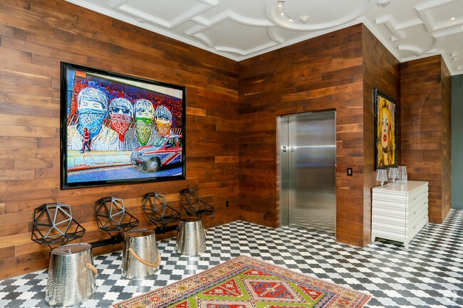 Elevator - City Place Montrose