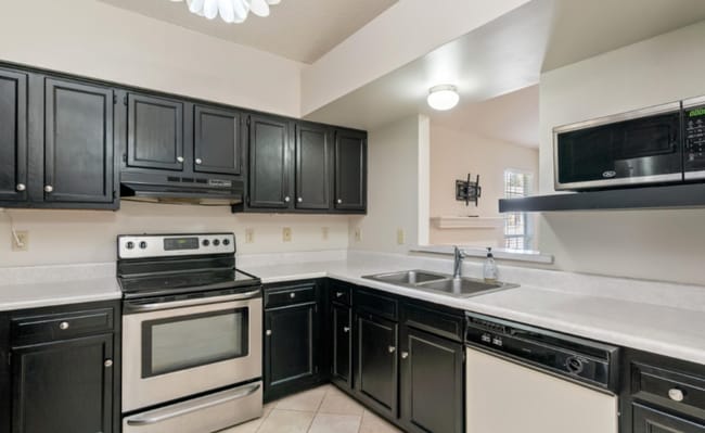 Building Photo - 1619 Chenoweth Cir