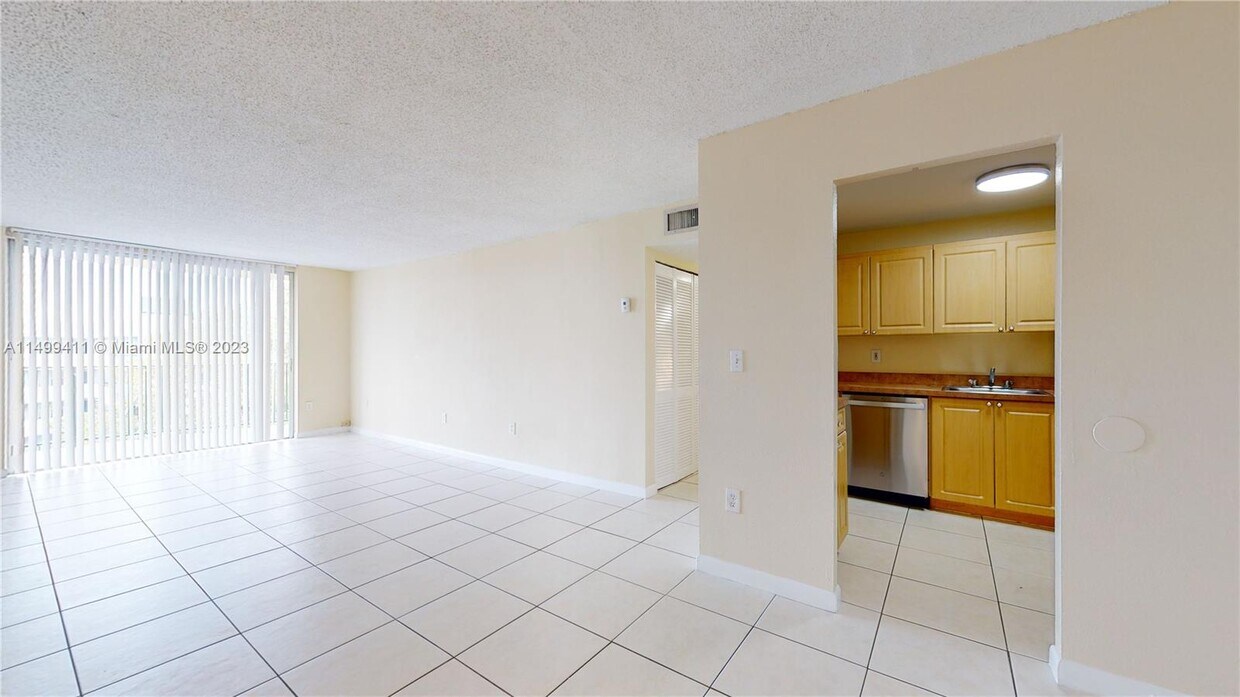 9360 Fontainebleau Blvd Unit 510, Miami, FL 33172 Condo for Rent in