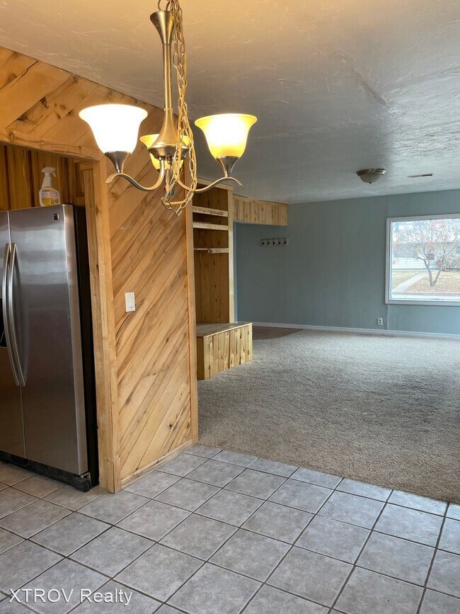 Foto del edificio - 4 br, 1 bath House - 609 E 3rd St