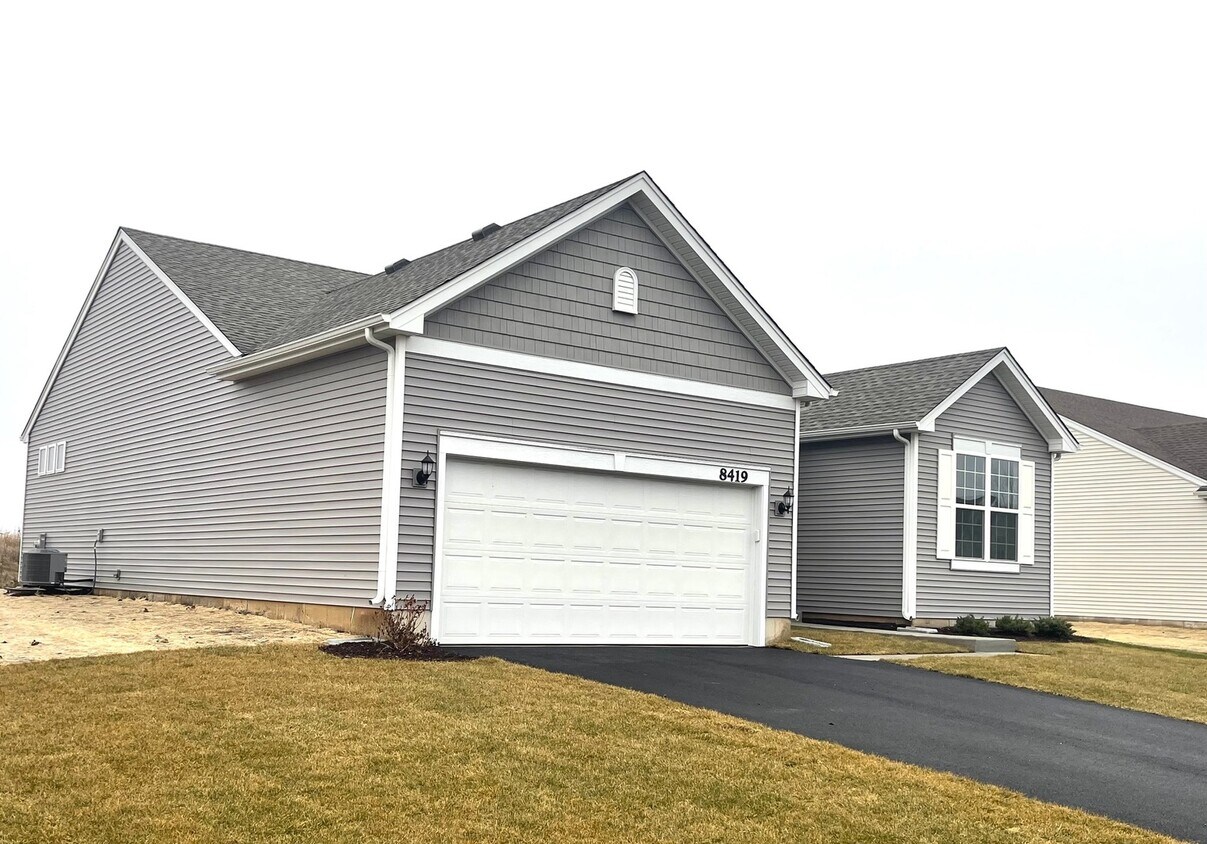 Foto principal - 8419 White Oaks Ct