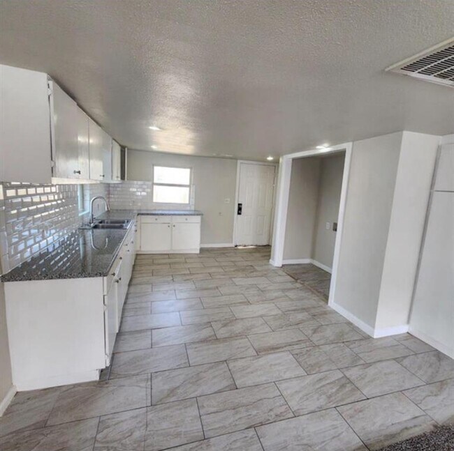 Foto del edificio - 1411 E 36th St