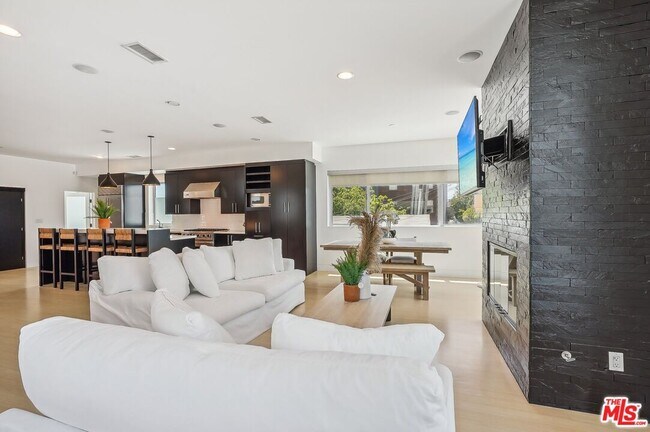 Foto del edificio - 1712 1/2 Abbot Kinney Blvd