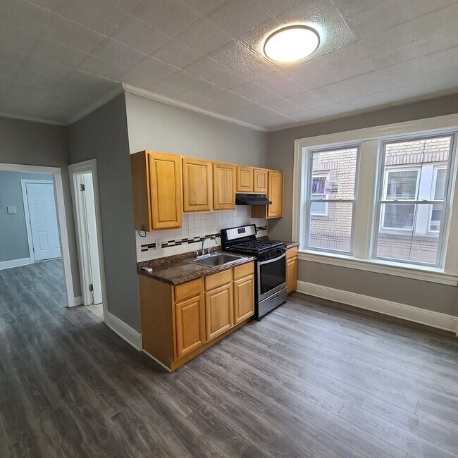 Building Photo - 201 45th St