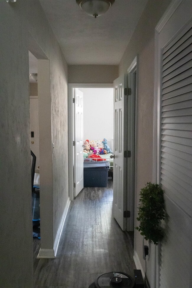 Building Photo - 2597 Panther Creek Rd