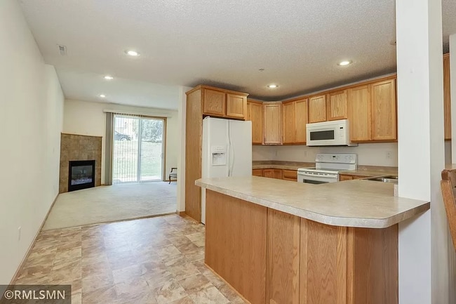 Building Photo - 1345 Echo Lake Ct