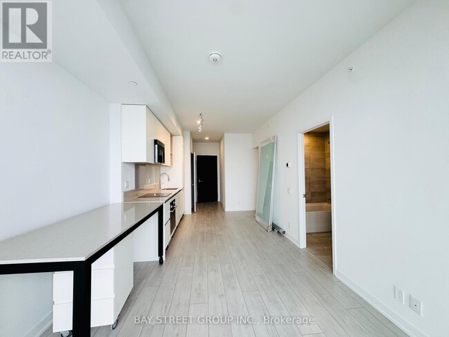 Building Photo - 39-3039 Mary St