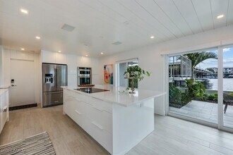 Building Photo - 1100 8th Ave S