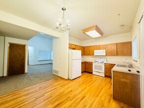 Building Photo - 4152 Lookout Dr
