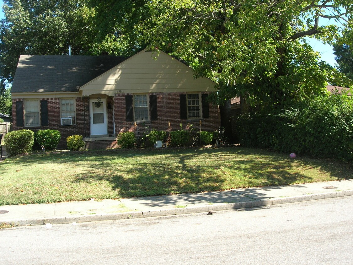 Primary Photo - 850-852 Biggs St