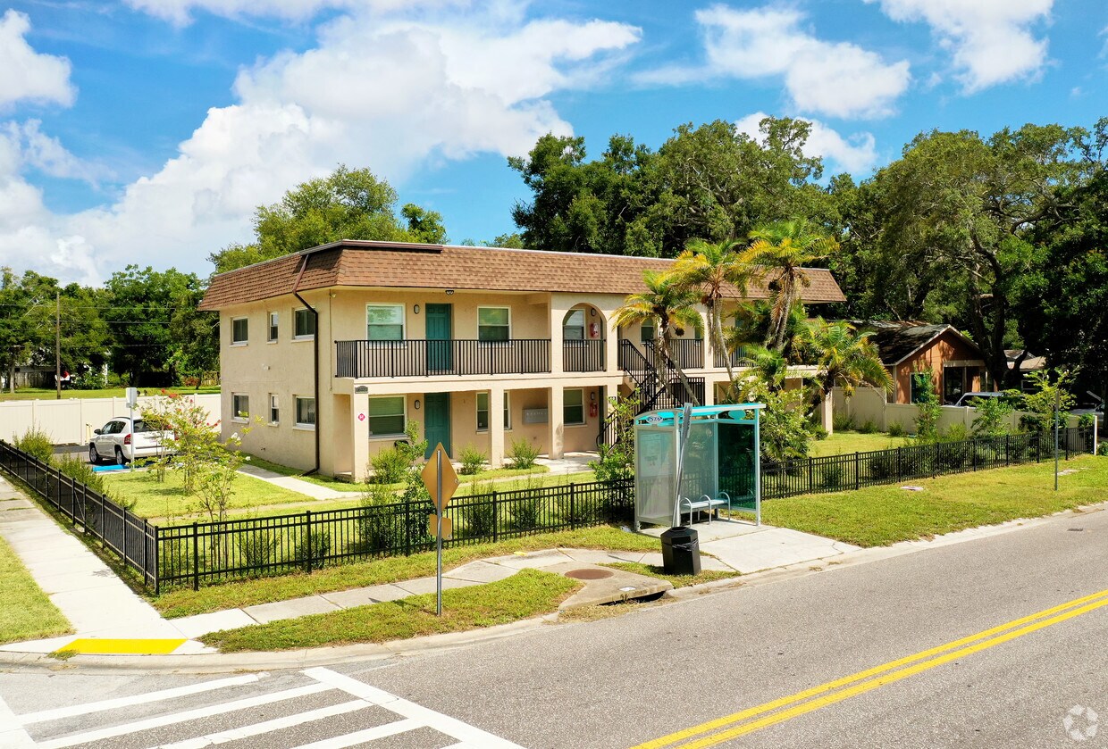 Primary Photo - 1353 S Martin Luther King Jr Ave