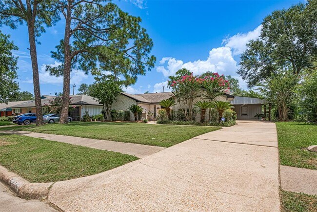 Building Photo - 5115 Kingfisher Dr