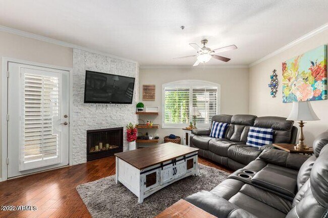 Foto del edificio - 15095 N Thompson Peak Pkwy