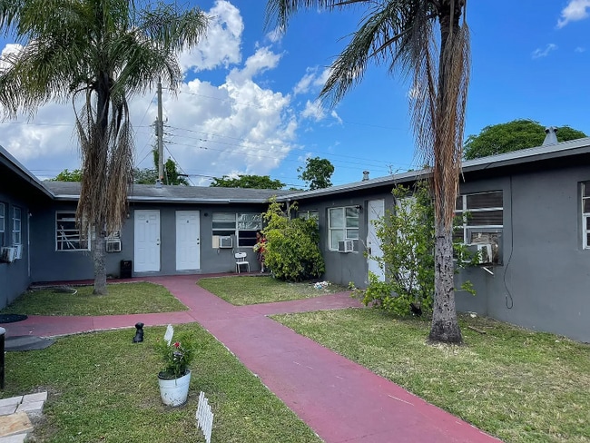 Building Photo - 5685 Flagler St