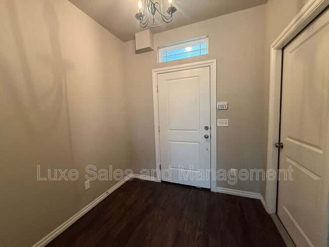 Photo - 757 SW 14th St House