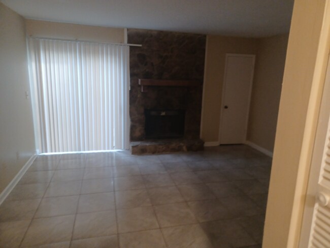 Foto del edificio - 569 Northridge Crossing Dr