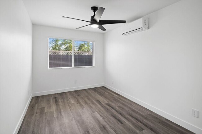 Building Photo - 6634-6644 Rockglen Ave
