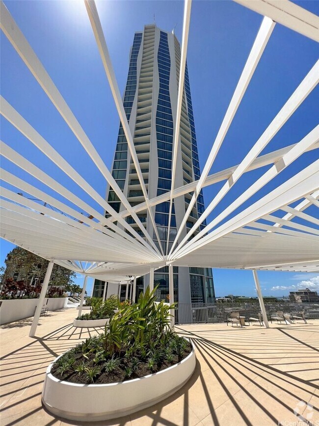 Building Photo - 1000 Auahi St