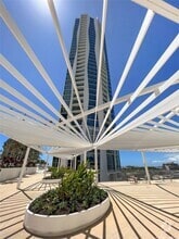 Building Photo - 1000 Auahi St