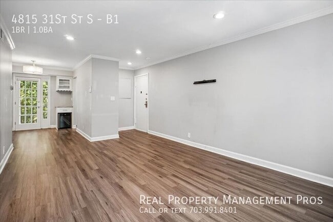 Building Photo - 4815 31st St S