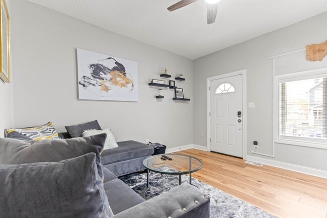 Building Photo - Modern Townhome in the Heart of Franklinton