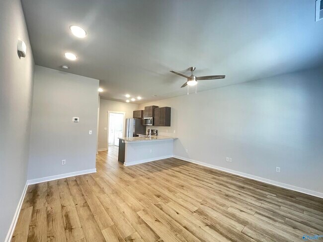 Foto del edificio - 422 Falls Pointe