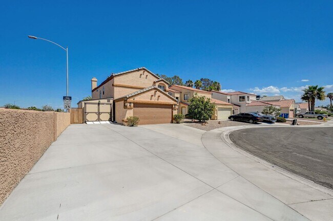 Foto del edificio - 4 Bedroom in the desirable Woodcrest Community available for Immediate Move-In!