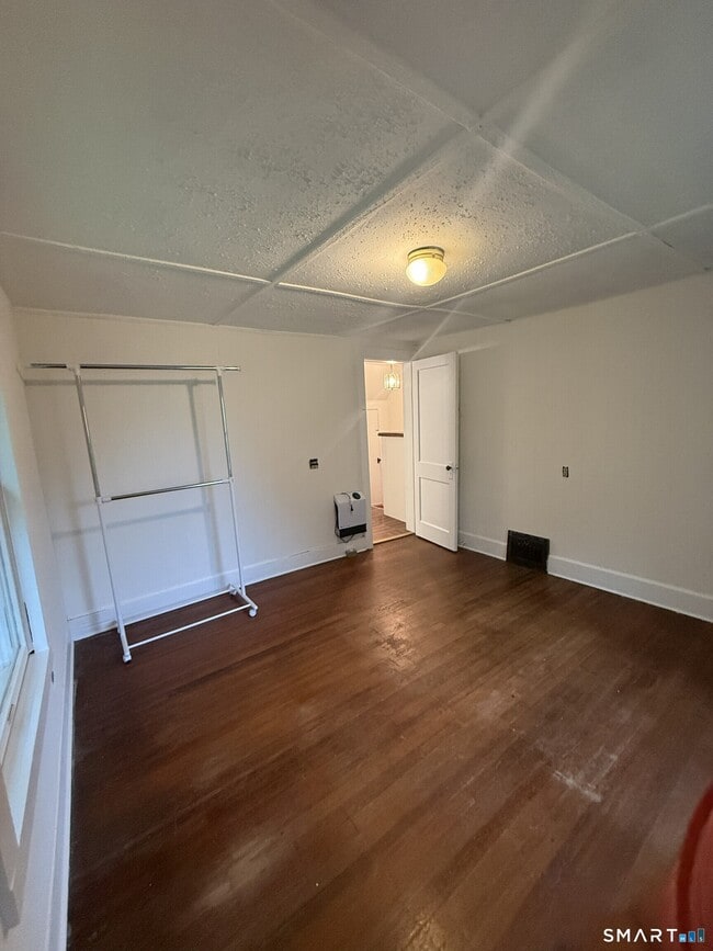 Building Photo - 121 Grove St
