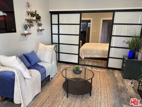 Building Photo - 5915 Lexington Ave