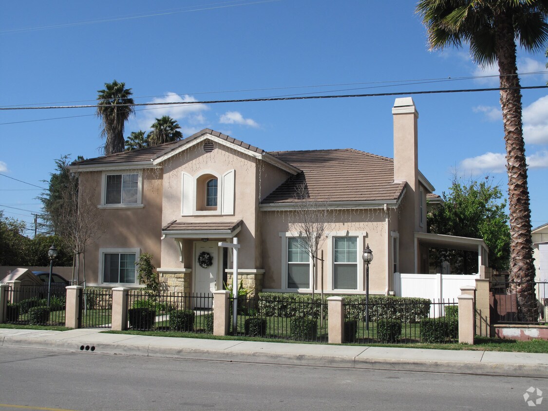 Building Photo - 3157-3163 Adelia Ave