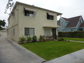 Building Photo - 8931 Annetta Ave