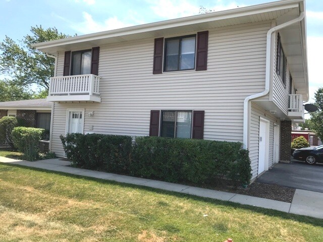Building Photo - 101 Tonset Ct