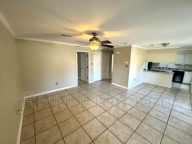 Building Photo - 1027 Barrington Dr