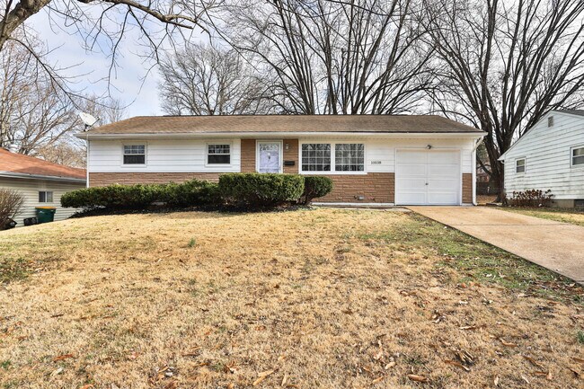 Building Photo - 10038 Lilac Ave