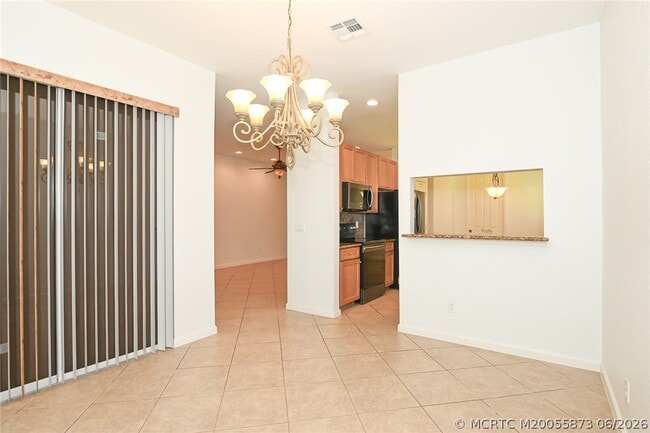 Building Photo - 2206 SW Cape Cod Dr
