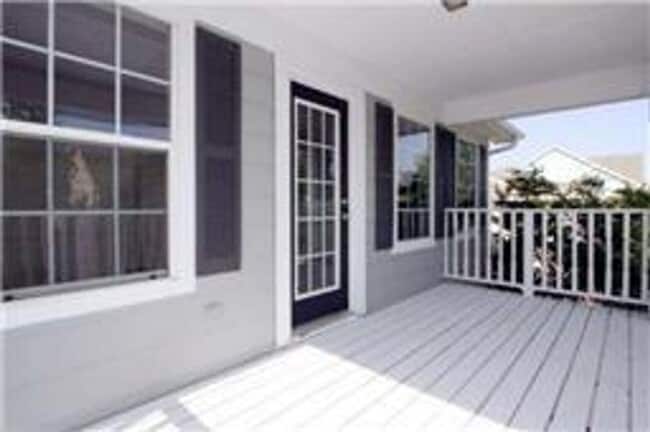Building Photo - Bright open one of a kind home in the most...
