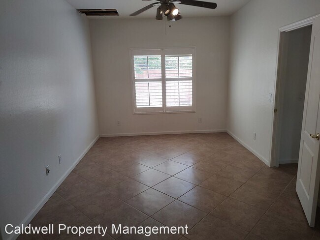 Building Photo - 5 br, 3 bath House - 4220 S. Kerby Way