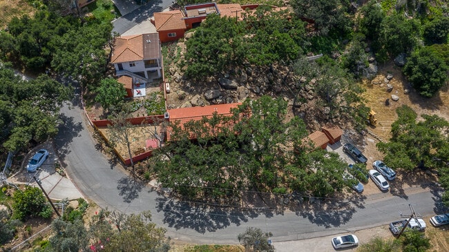 Foto del edificio - 7834 Lilac Ln