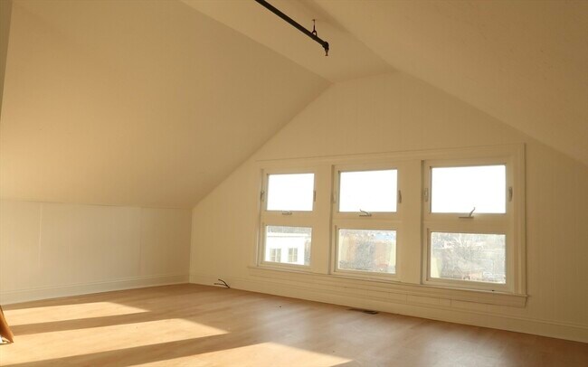 Building Photo - 402 Neponset Ave