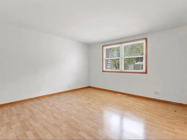Foto del edificio - 2049 Berkshire Cir